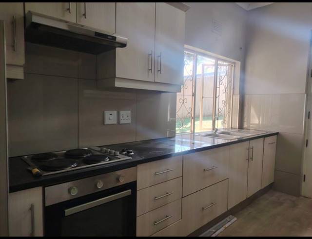 2 BEDROOM SIMPLEX FOR SALE IN WATERFALL